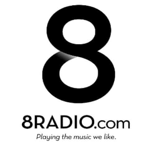 Logo 8Radio